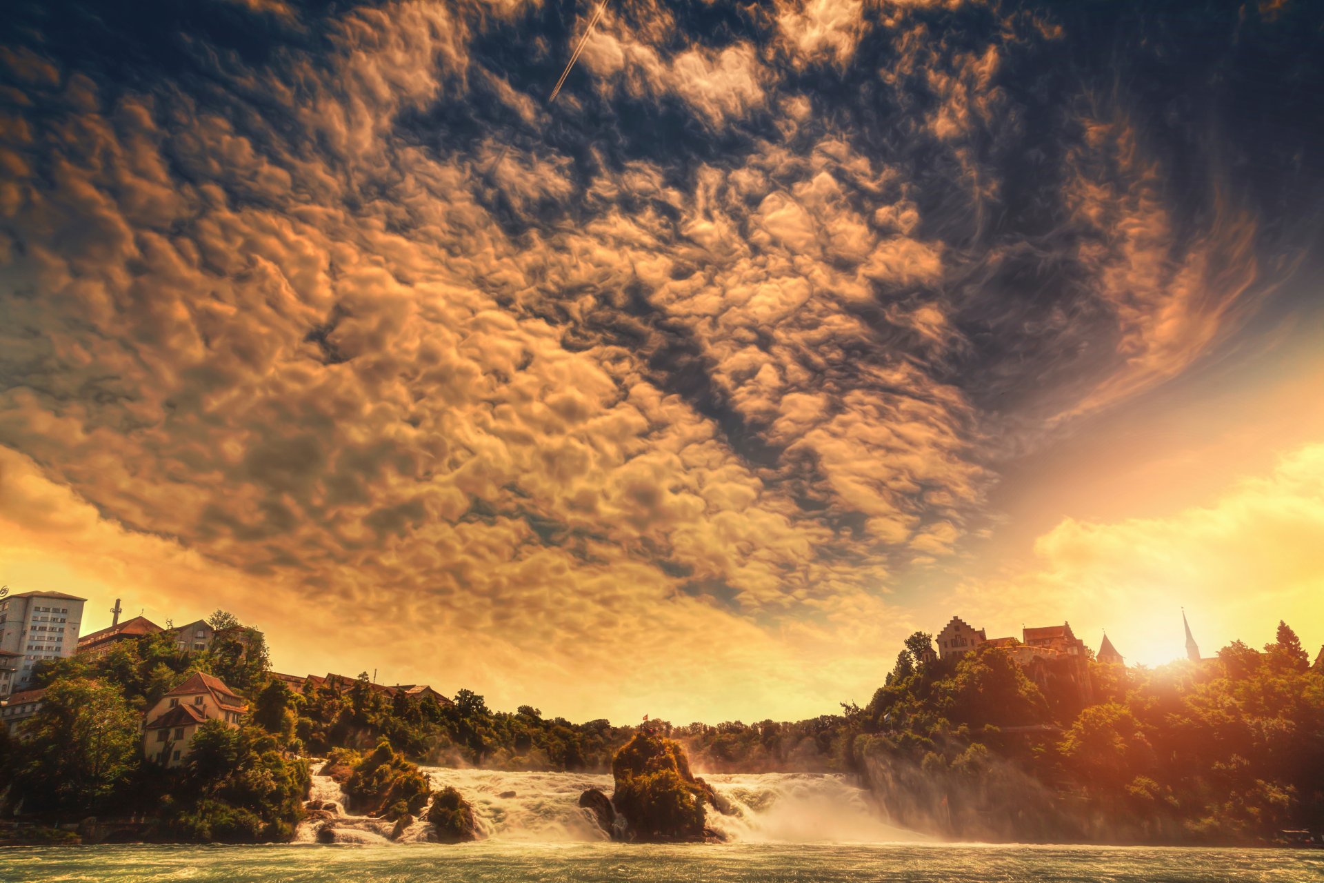 cielo nubes río cascada casas tratamiento