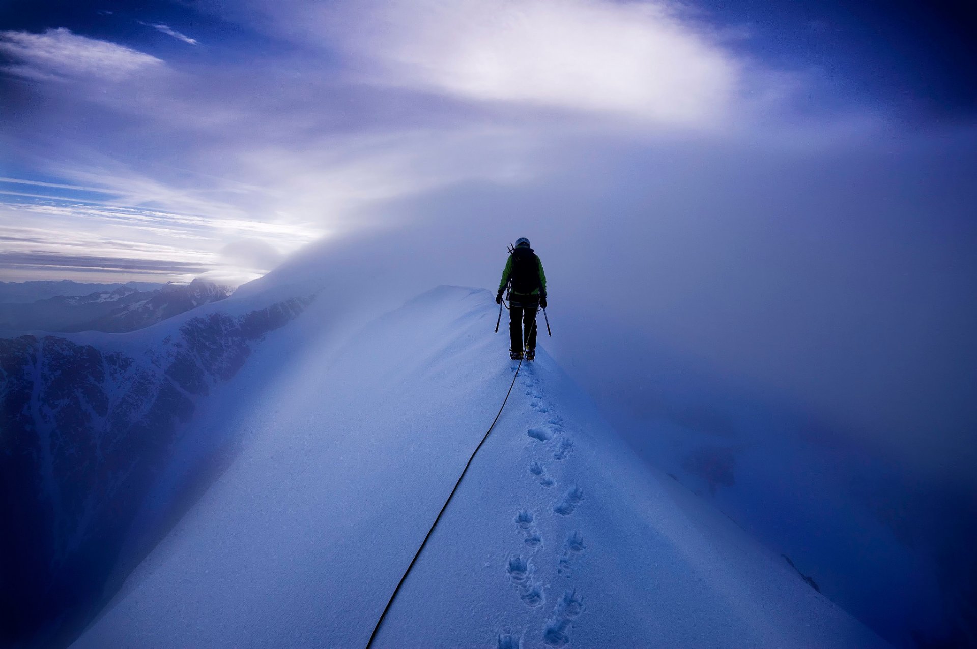 le mont-blanc l alpiniste la montagne la neige l escalade