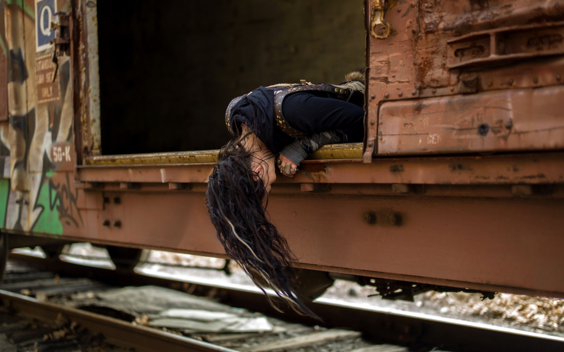 la jeune fille voiture situation