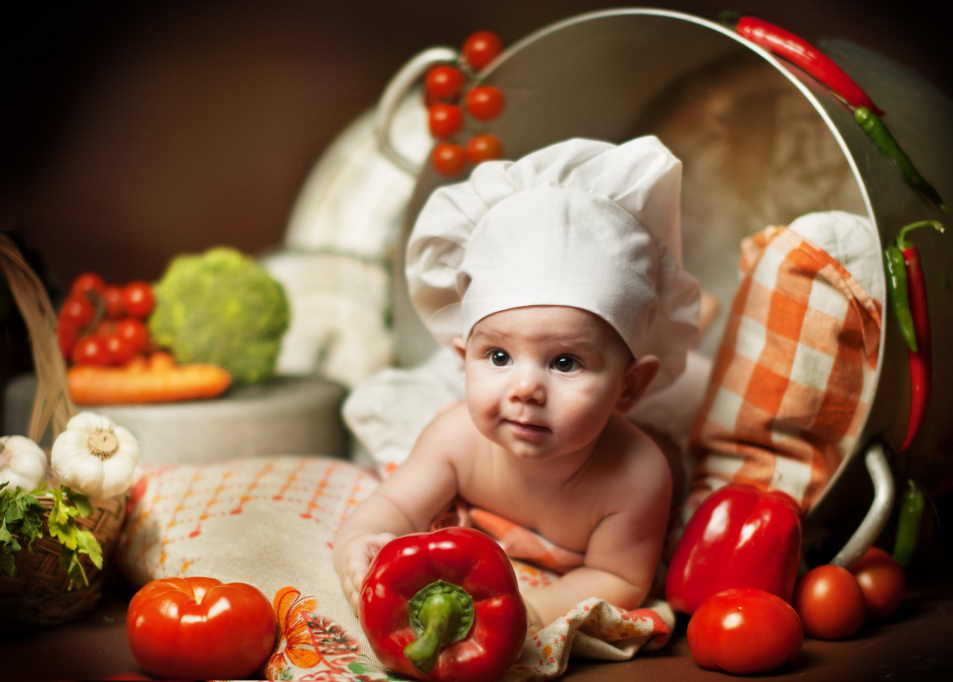 anna levankova enfant cuisinier enfants casserole se trouve oreiller légumes