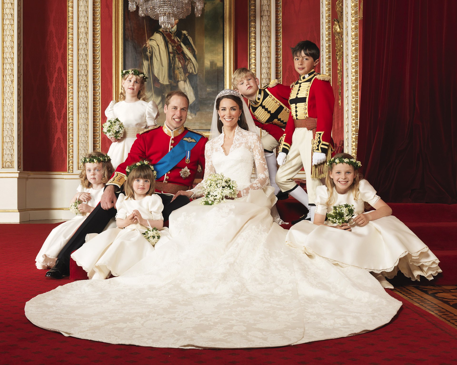 boda príncipe de gales kate katherine middleton chicas vestido de novia velo flores