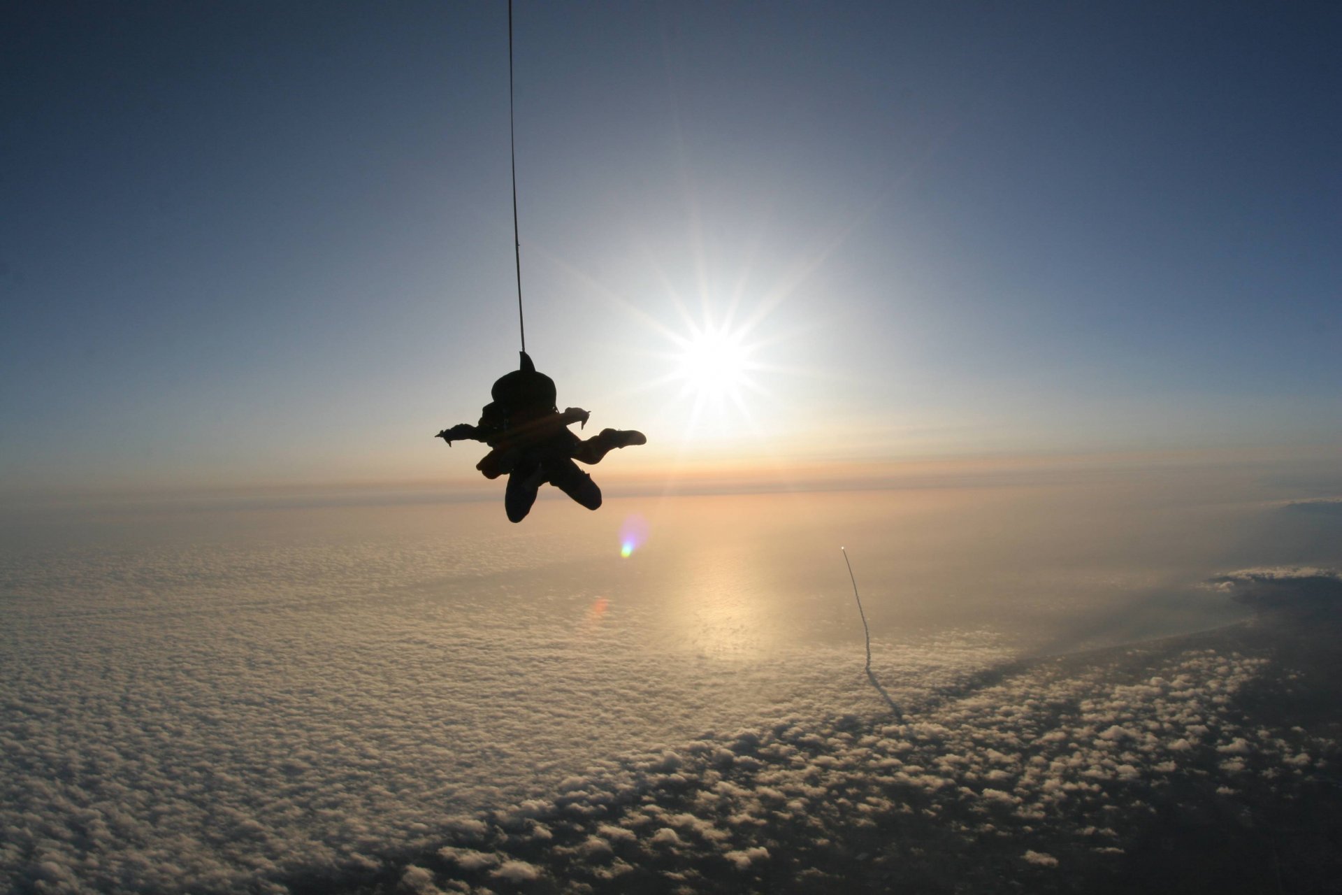 saut parachutiste nuages adrénaline surprise vole sur rencontre