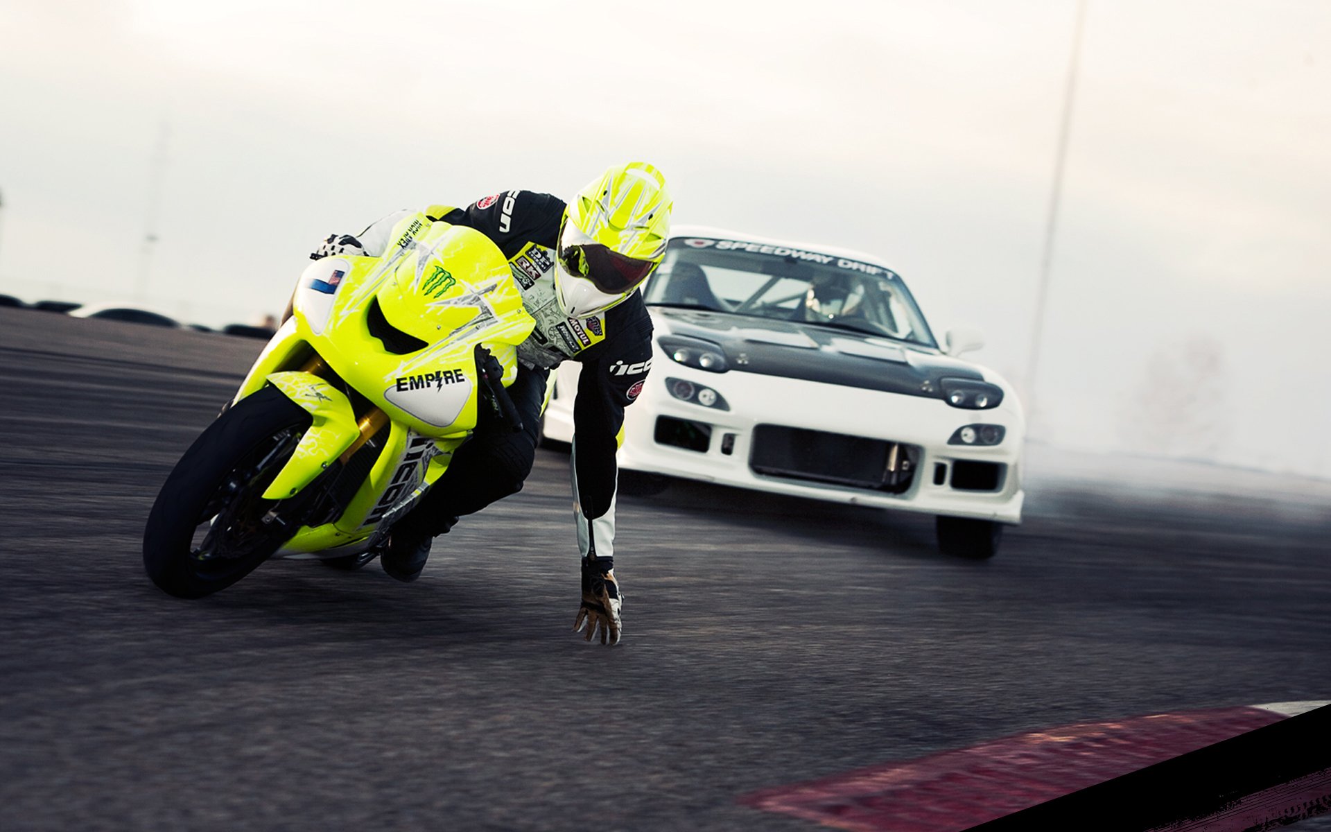 moto voiture circuit drift