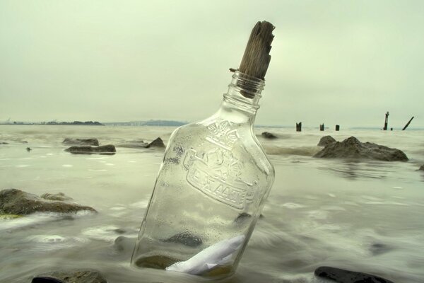 Im Meer wurde eine Flasche mit einer Notiz gefunden