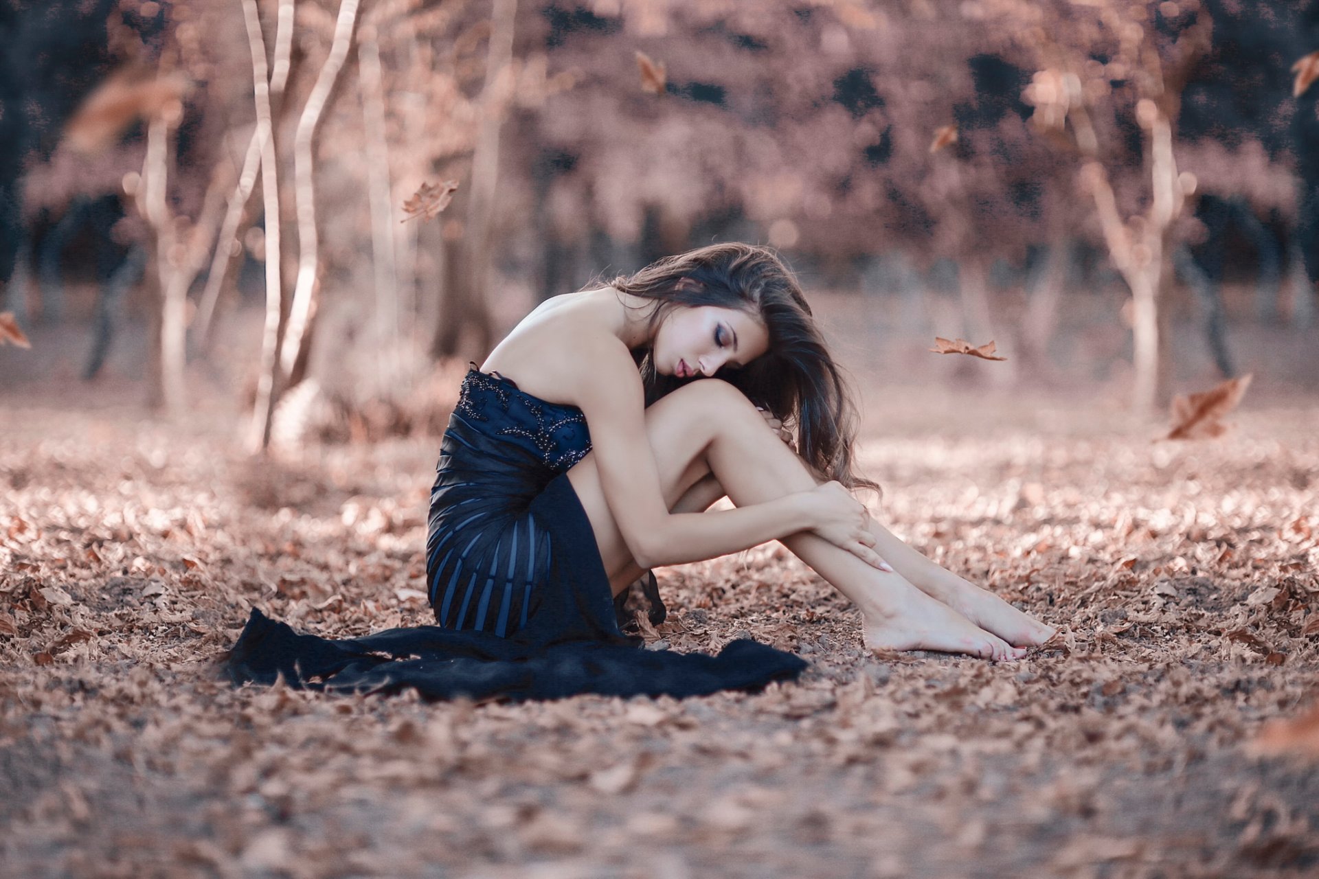 en lugar de una historia interminable chica piernas otoño hojas alessandro di cicco