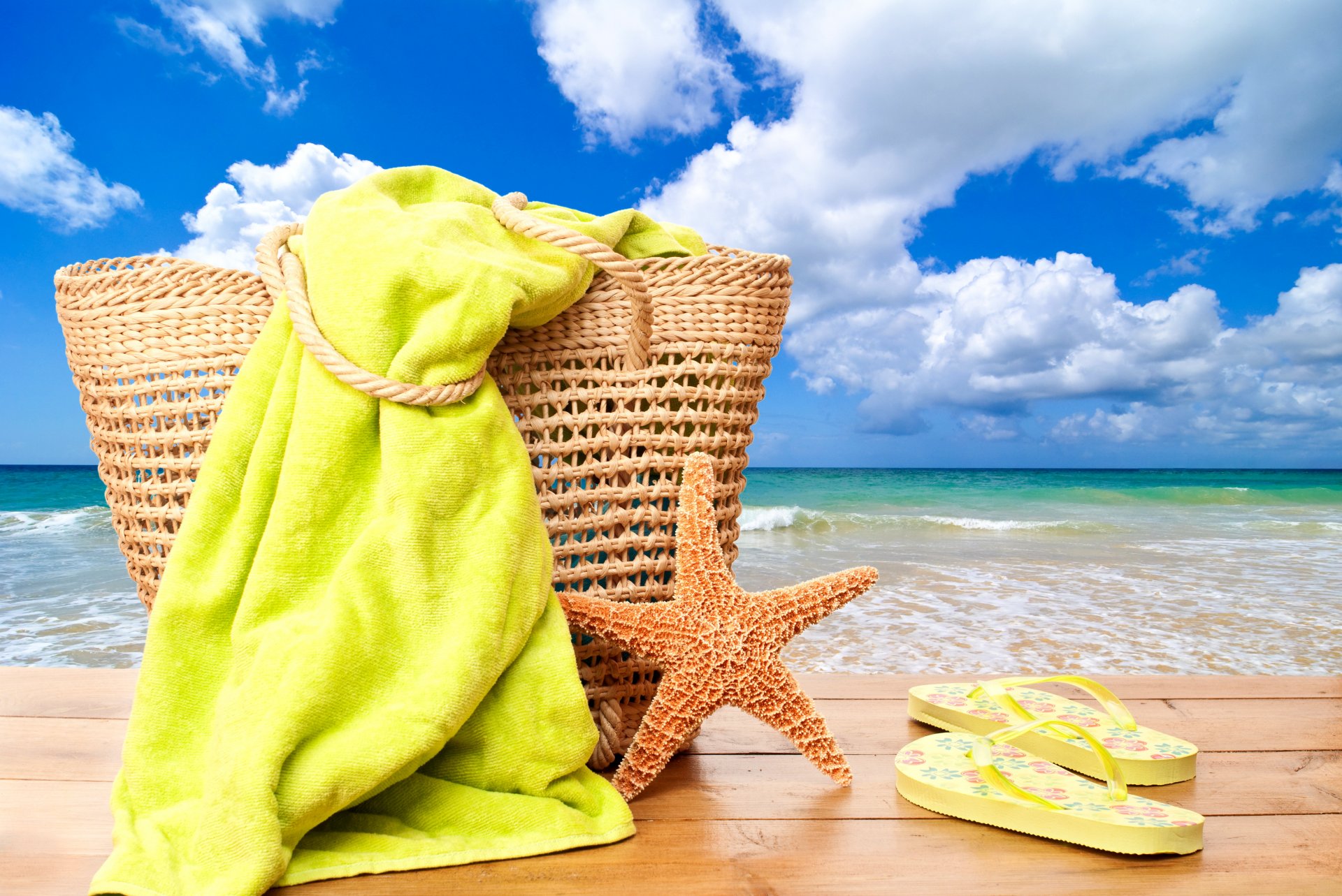l été les vacances la plage les accessoires les étoiles serviette sac à main la mer le soleil les vacances l été