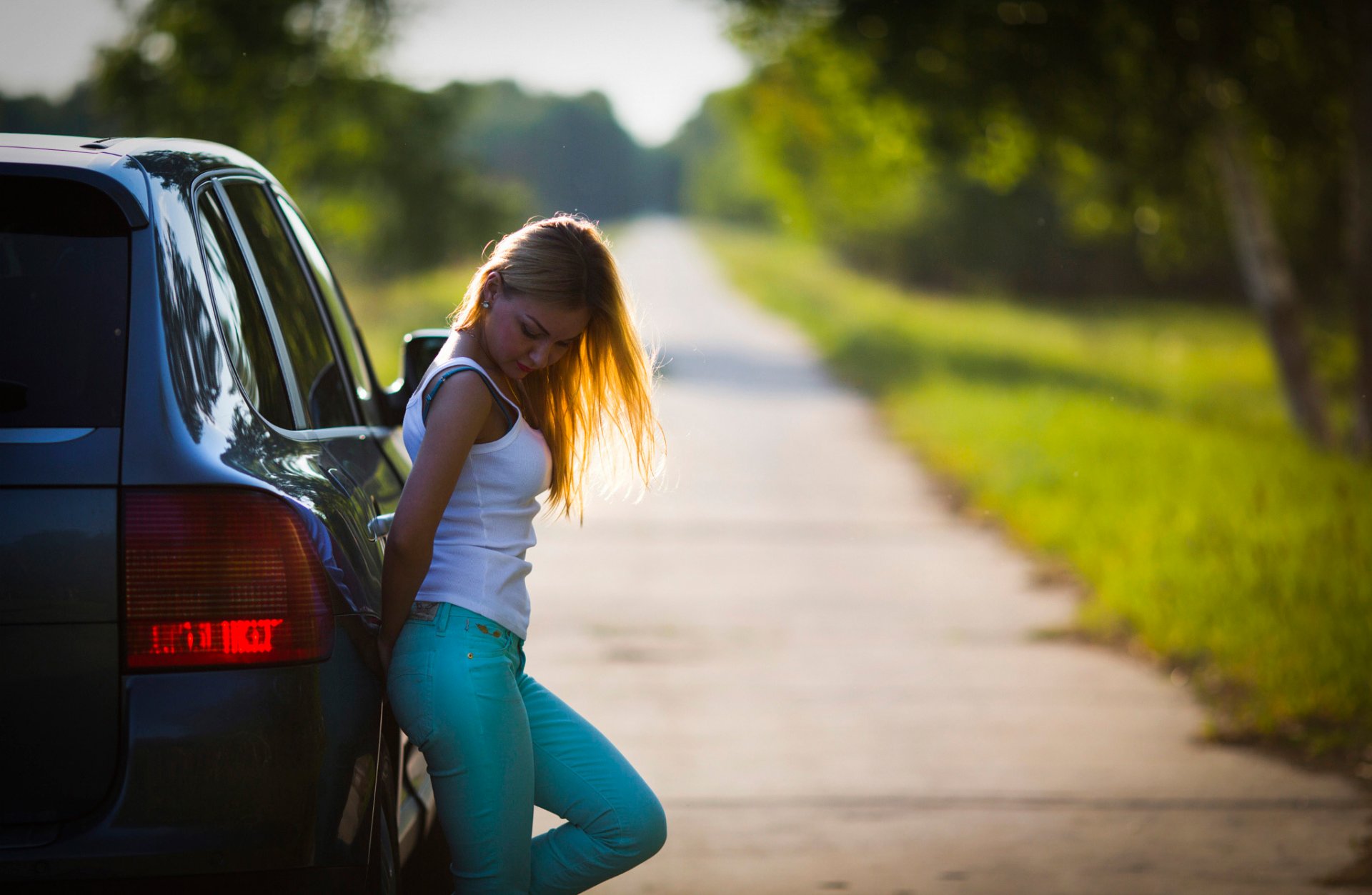 na drodze dziewczyna auto droga