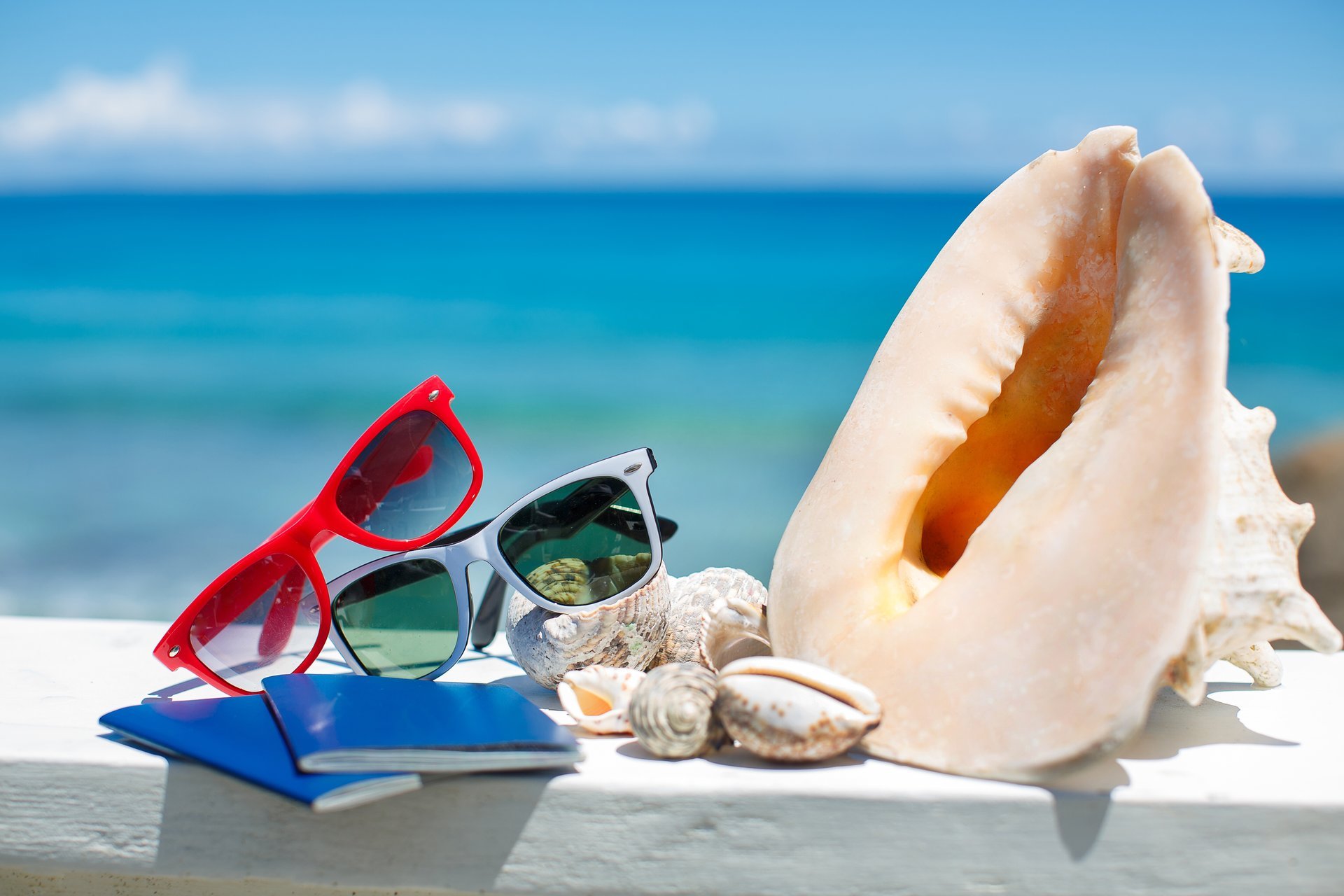 ummer vacation beach accessories glasses sun shells blue sky sea