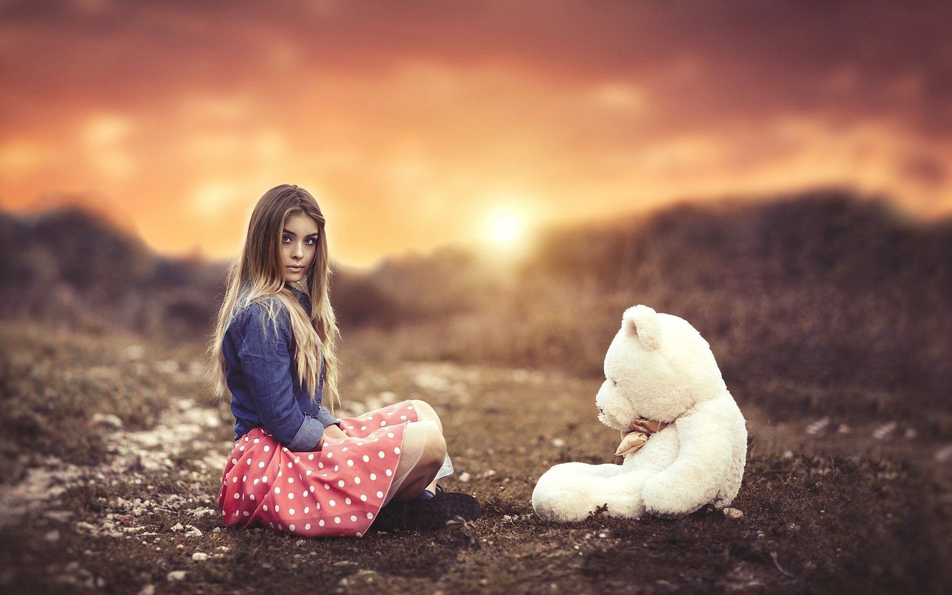 chica oso de peluche oso juguete puesta de sol estado de ánimo bokeh
