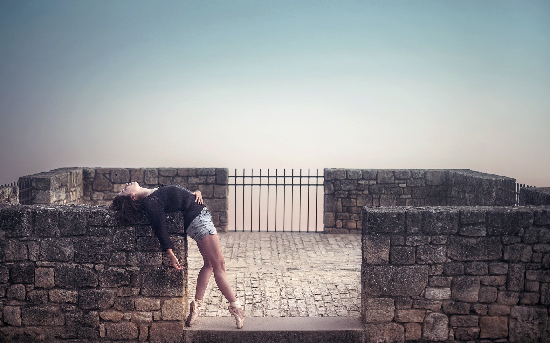 ragazza ballerina posa