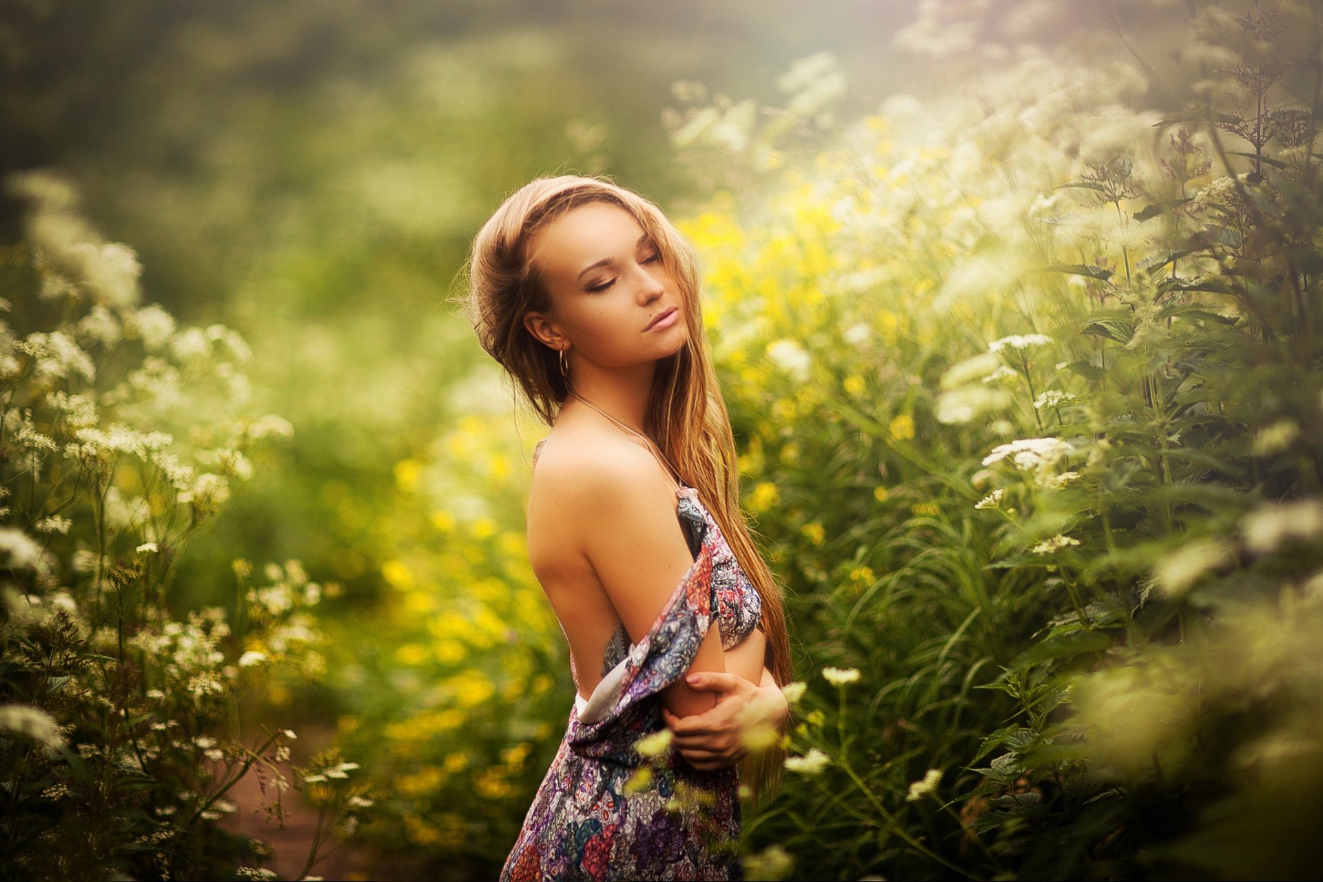sonido de verano chica naturaleza sueños hombro karen abramian