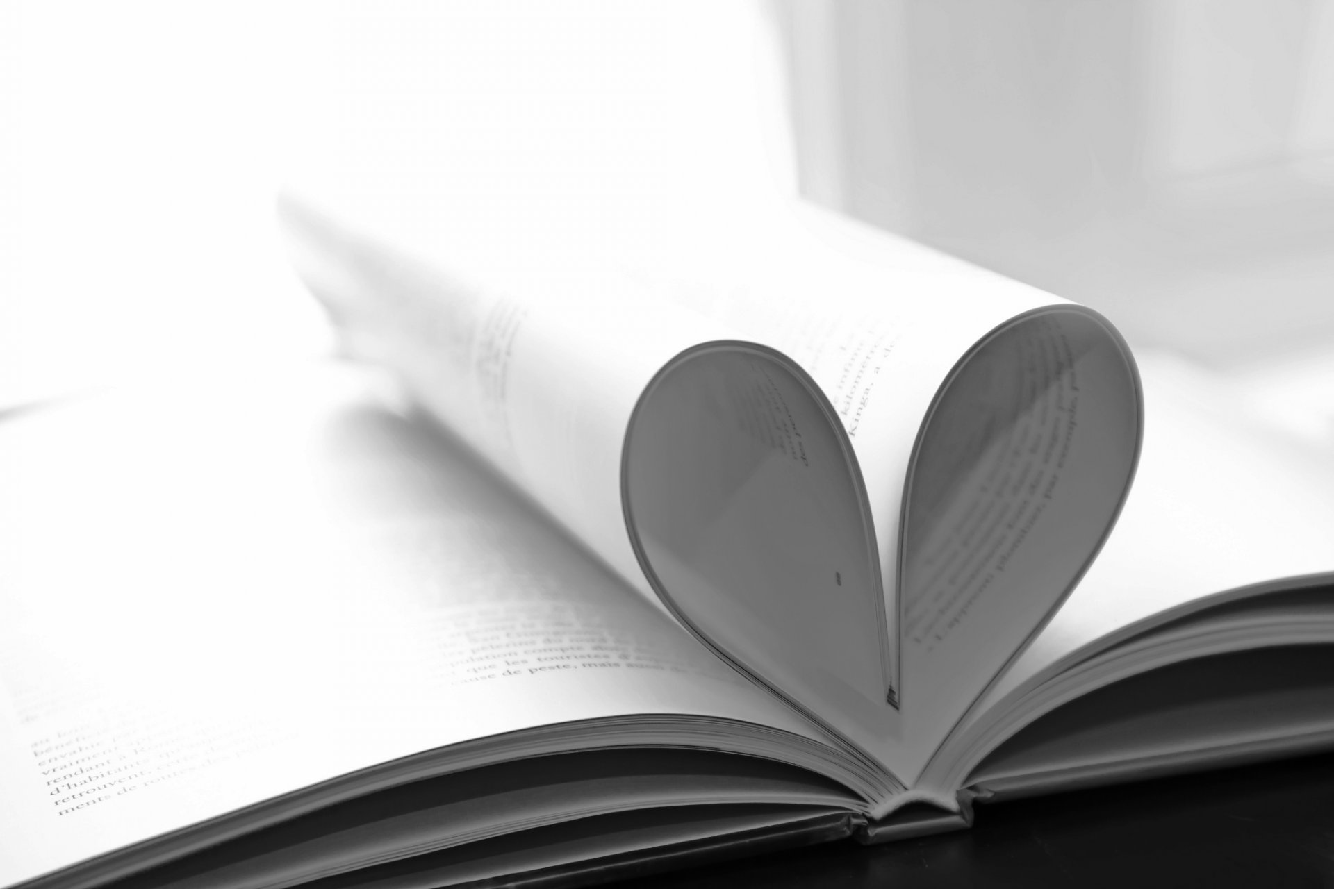 книга сердце сердечко страницы черно-белое