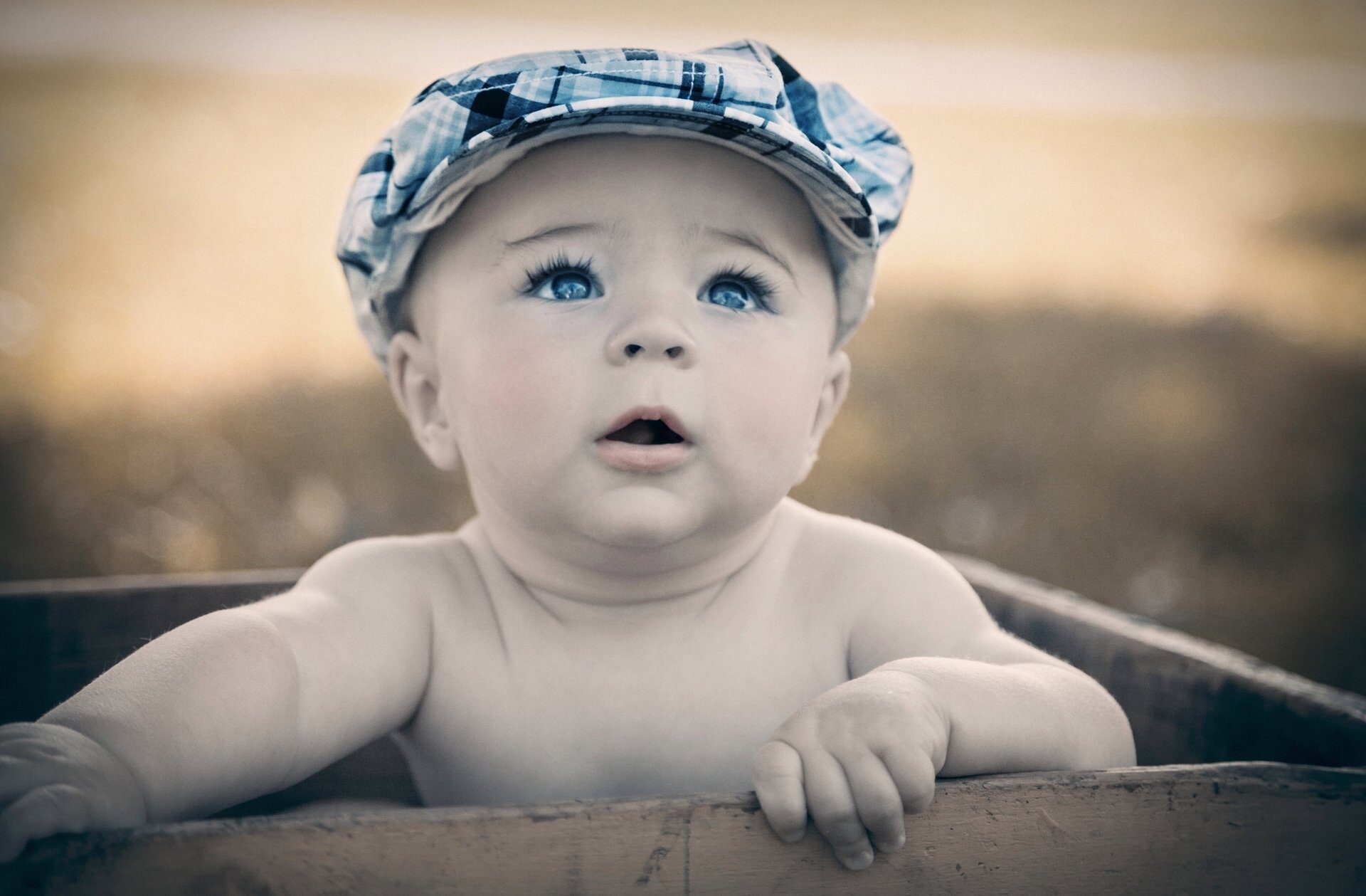 boys babe blue eyes cap
