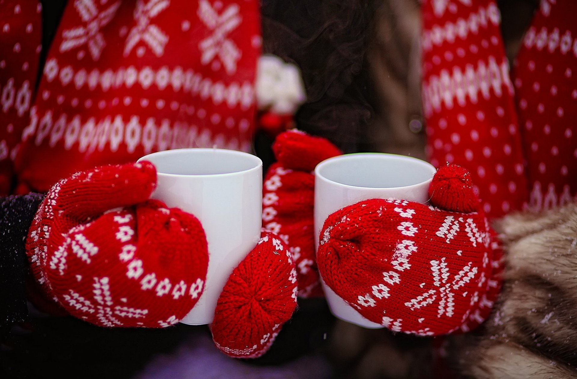 handschuhe tassen tee rot hände winter