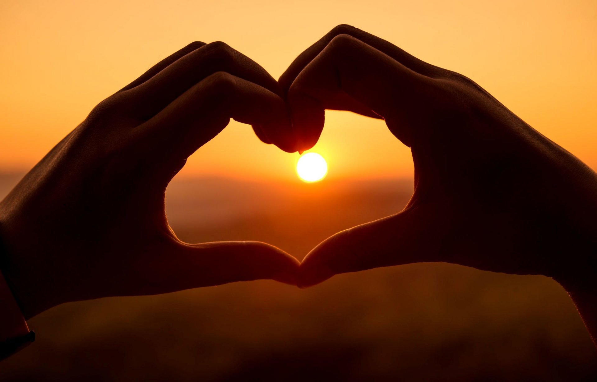 estado de ánimo manos chica corazón corazón amor puesta de sol sol cielo fondo
