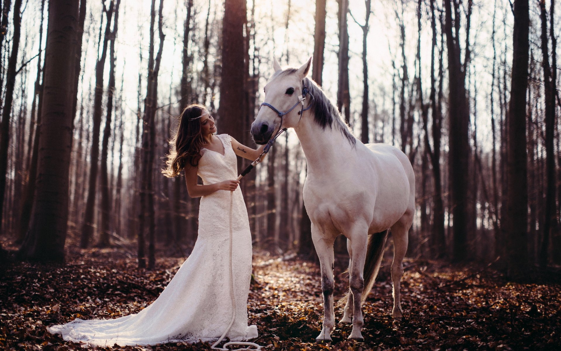 chica caballo bosque