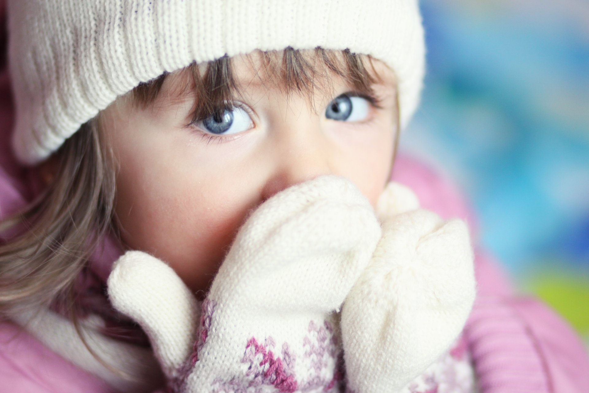 girl blue eyes view hat mittens mating