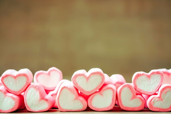 Romantiche caramelle rosa a forma di cuore