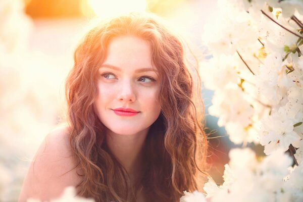 Mädchen mit Make-up auf Kinderfoto