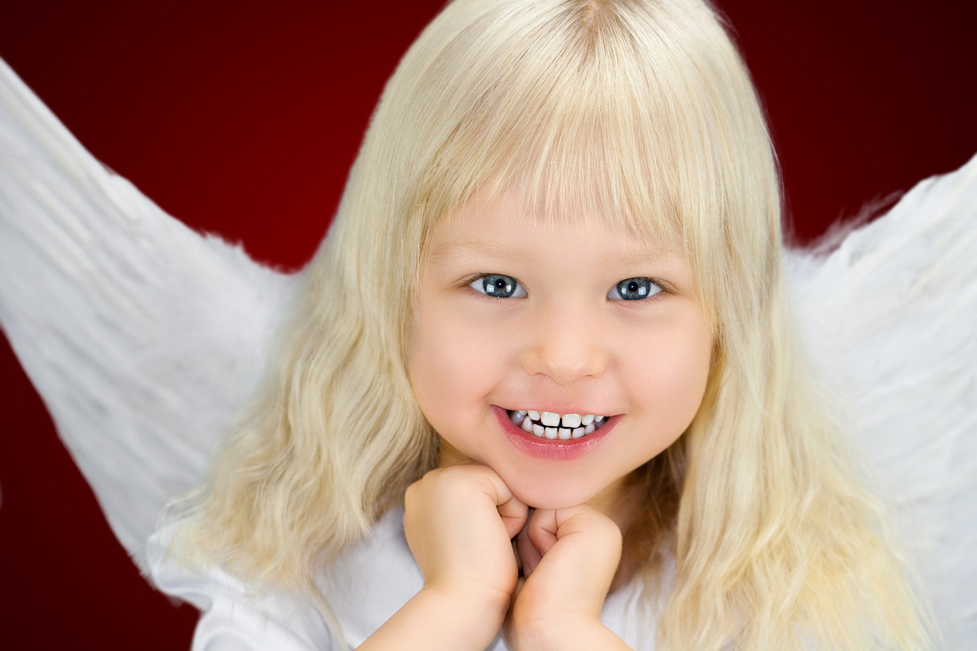 la petite fille l enfant l ange l enfance les ailes la belle la petite fille