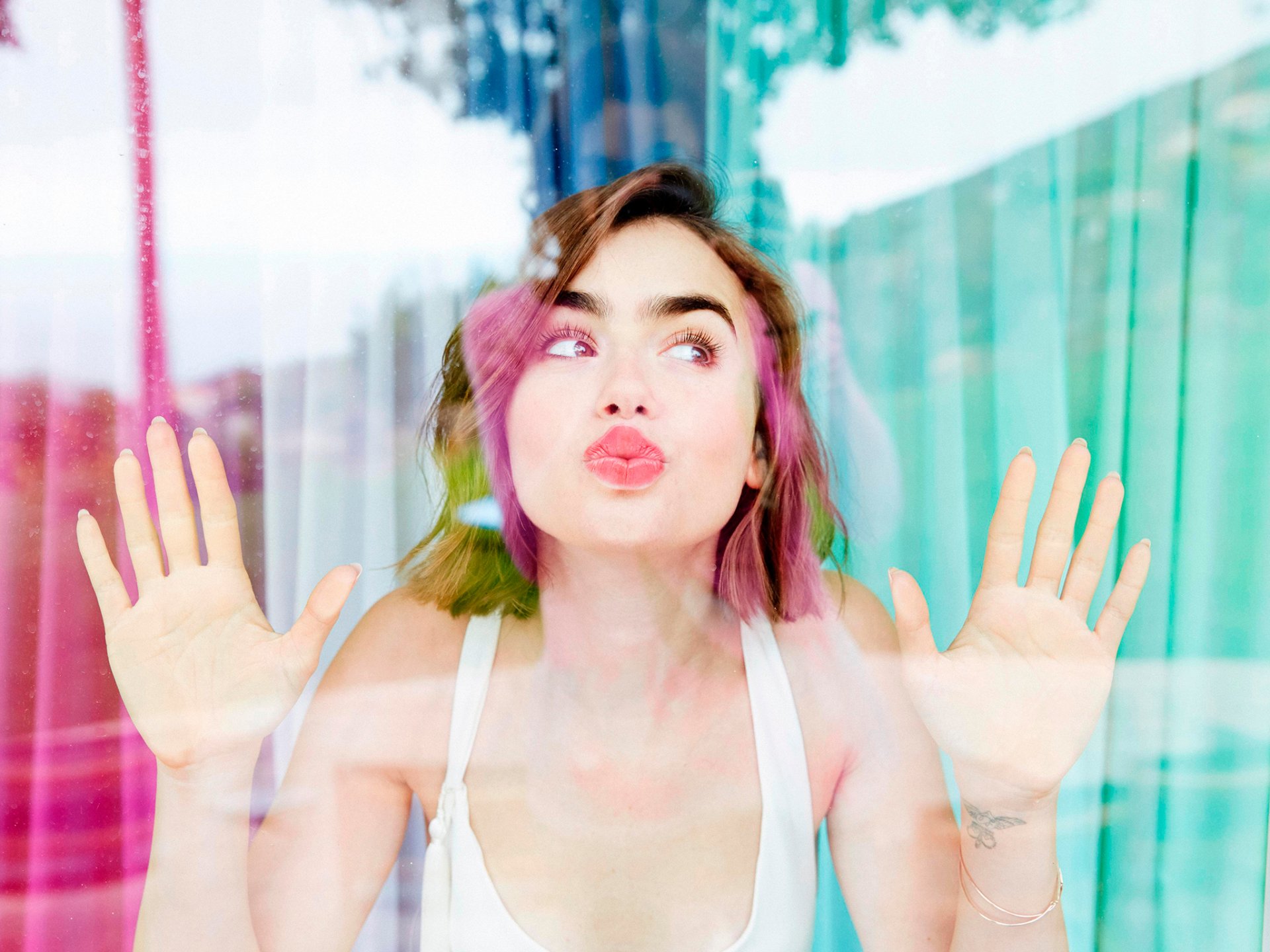 lily collins sponge kiss yahoo style