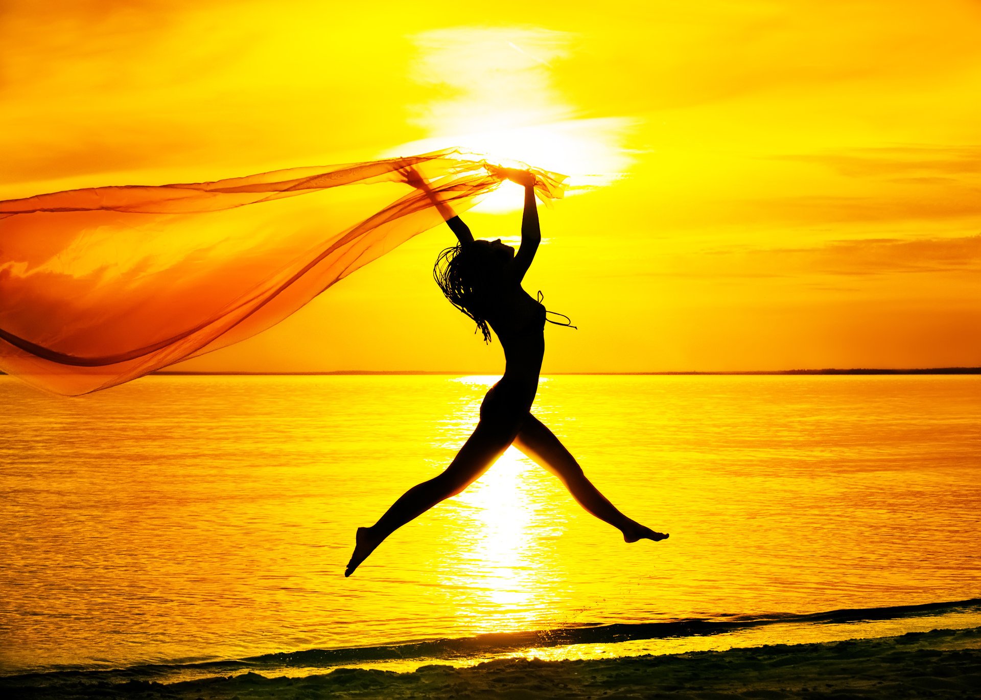 humeur fille saut silhouette mer coucher de soleil ciel plage