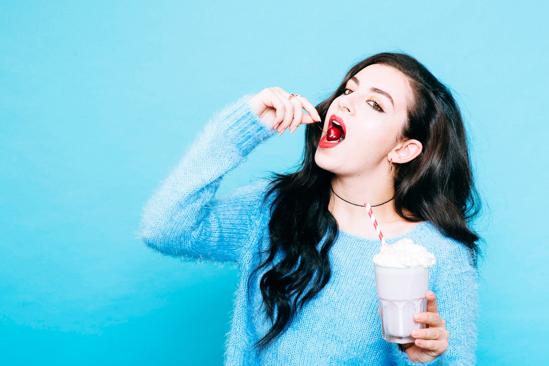 charli xcx charlotte emma aitchison photoshoot diy cherry