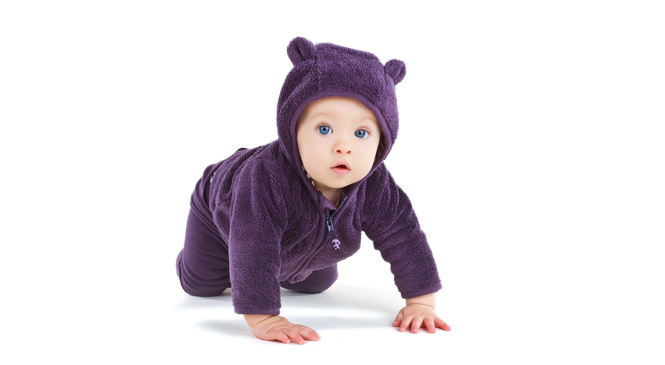 un enfant heureux enfants grands beaux yeux bleus assez un garçon un pull à capuche bébé enfants beau petit garçon mignon pull à capuche