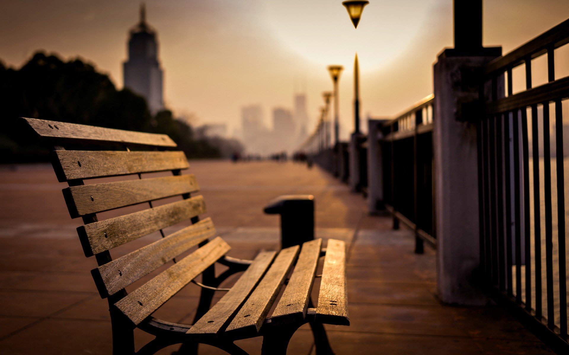 humeur banc banc banc le repos la détente parc clôture clôture la clôture la promenade la ville les gens le flou le soir l affiche la mer la lampe la lumière la ville un homme toile de fond fond d écran écran large le mode plein écran écran large écran large