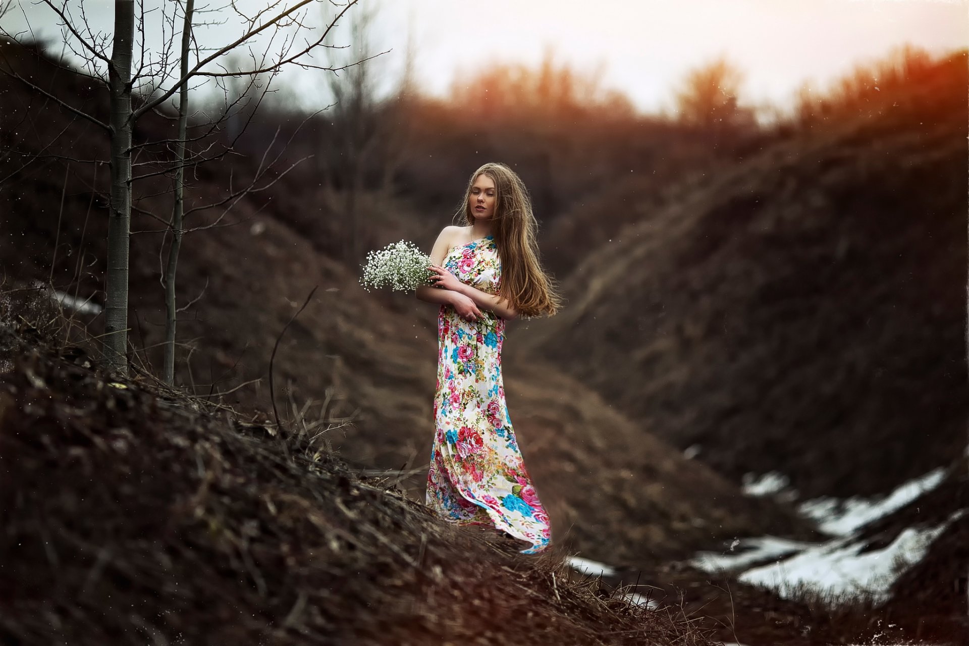 karen abramian l arrivée du printemps fille robe fleurs nature bokeh