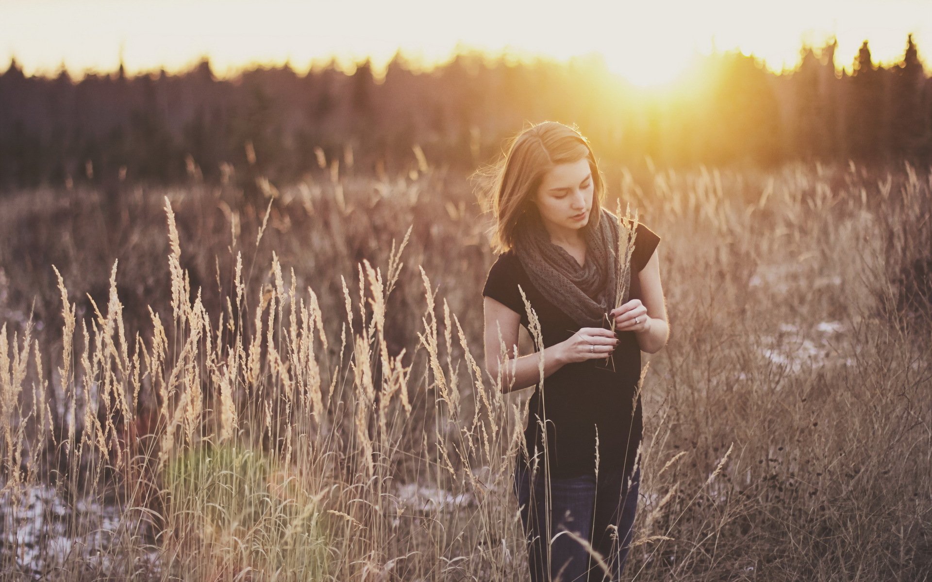 ragazza campo luce