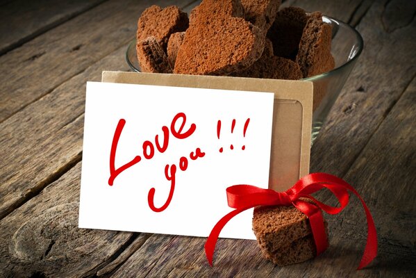 Galletas en forma de corazón con una nota