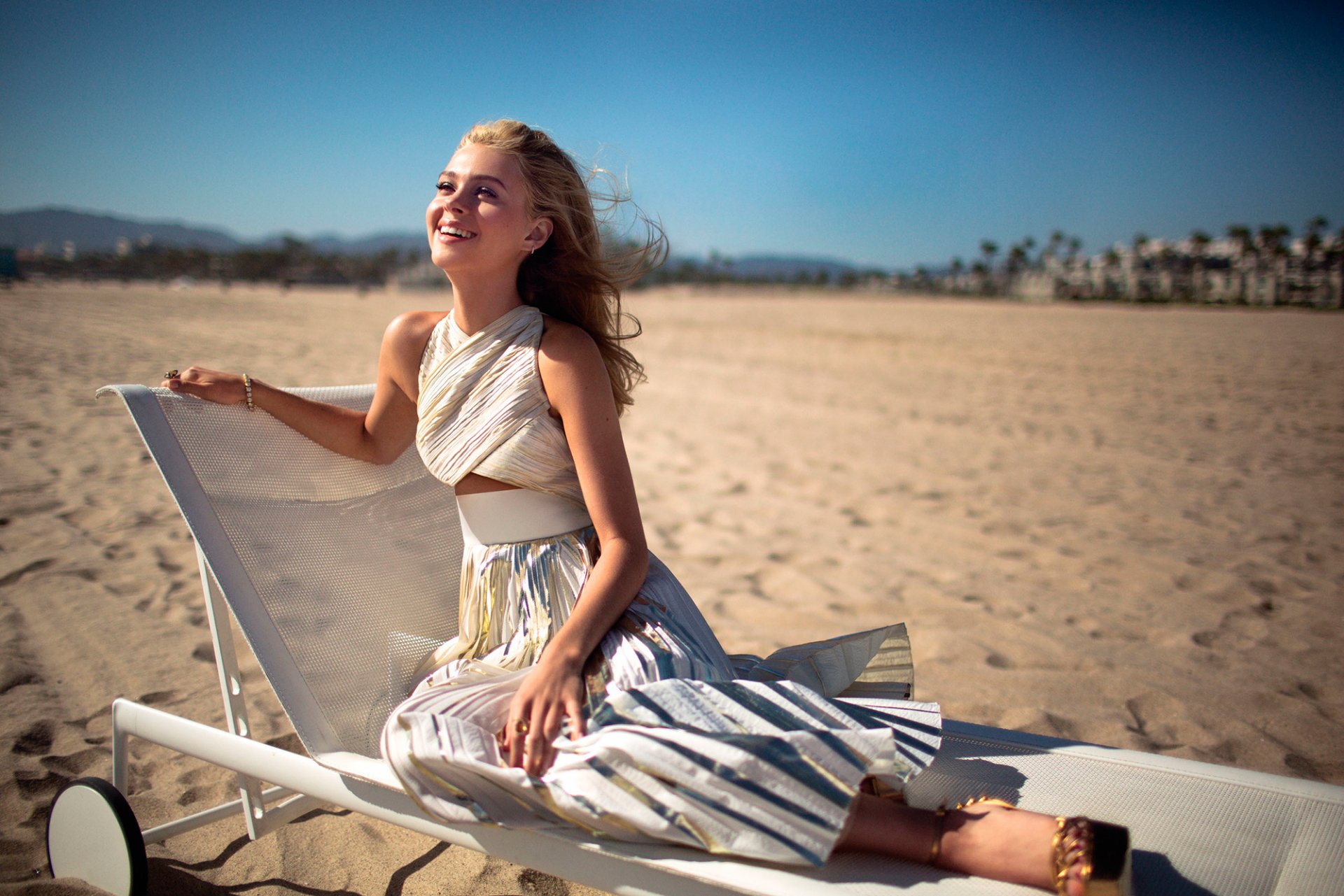 plage soleil sourire fille peltz