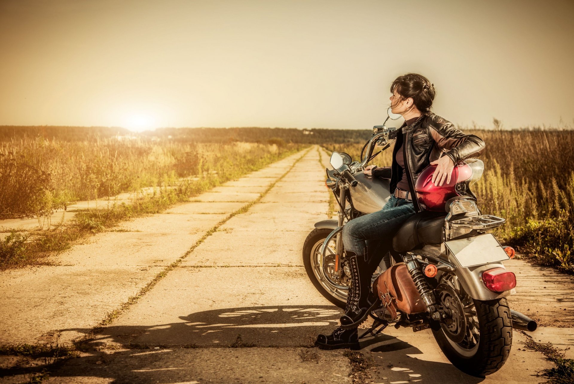 stimmung mädchen motorrad fahrrad fahrrad brünette rad straße gehweg feld gras grün pflanzen natur stille sonne hintergrund tapete widescreen vollbild widescreen widescreen