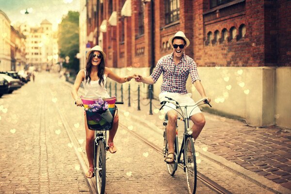 Paseo urbano en bicicleta por el pavimento