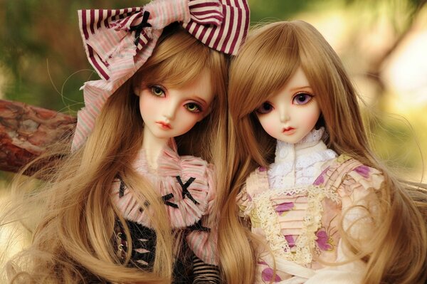 BJD dolls with long blonde hair