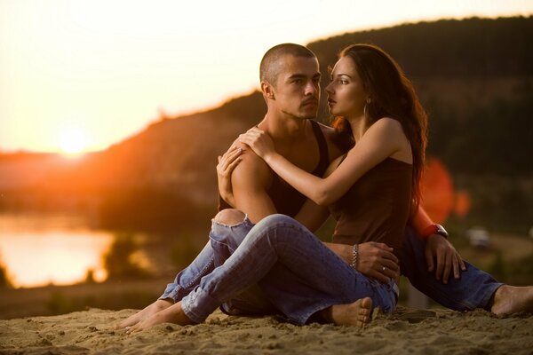 Couple spends romantic time by the sea