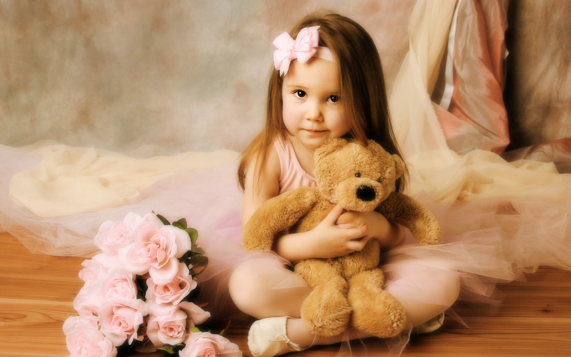 fille ours en peluche roses