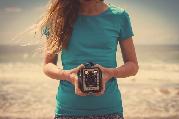 Ragazza e umore spiaggia natura kramota