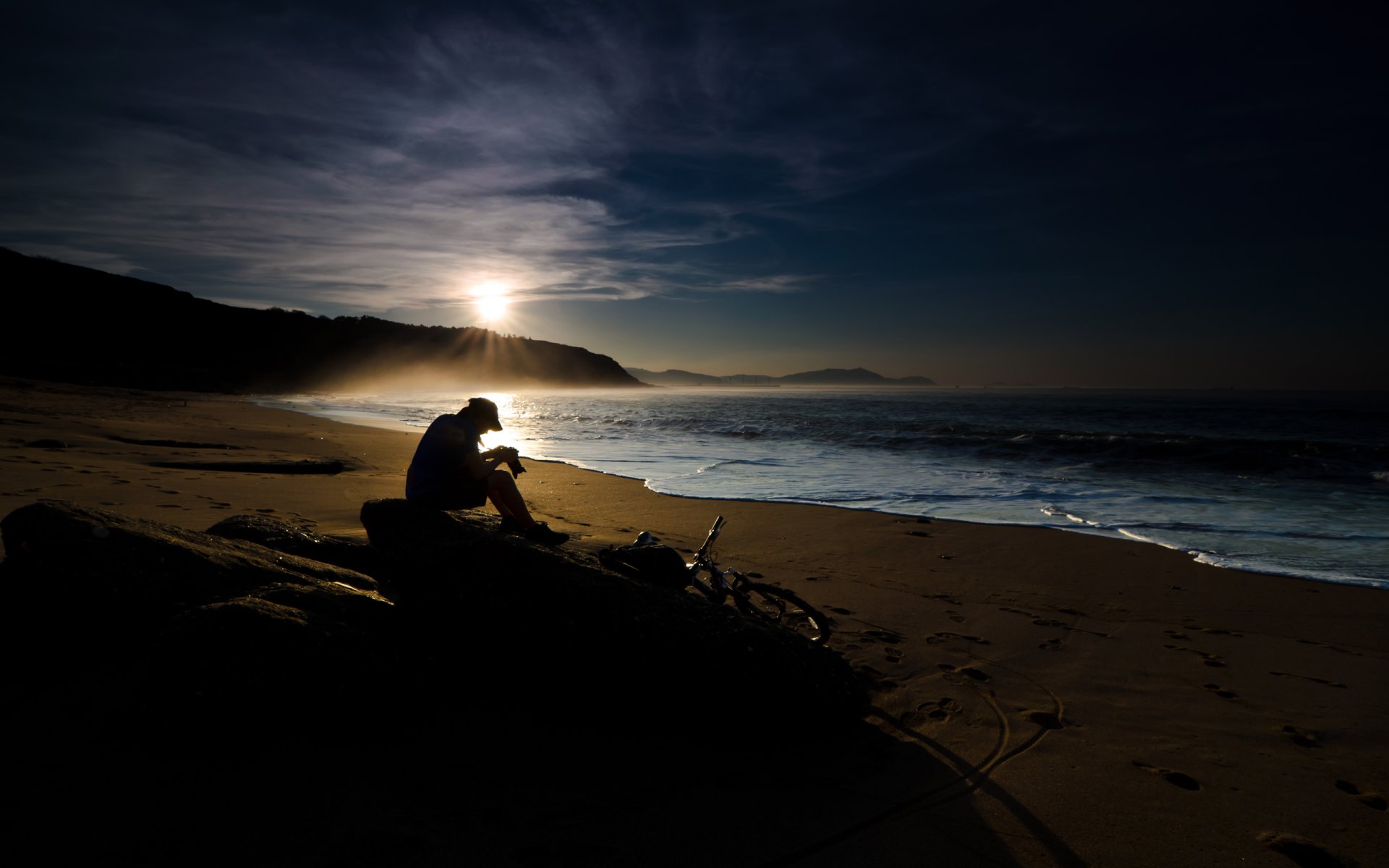 umore paesaggio mare acqua oceano costa costa spiagge sabbia onda onde sole alba montagna montagna uomo persone uomini uomo ragazzo ragazzi biciclette macchine fotografiche pietra pietre