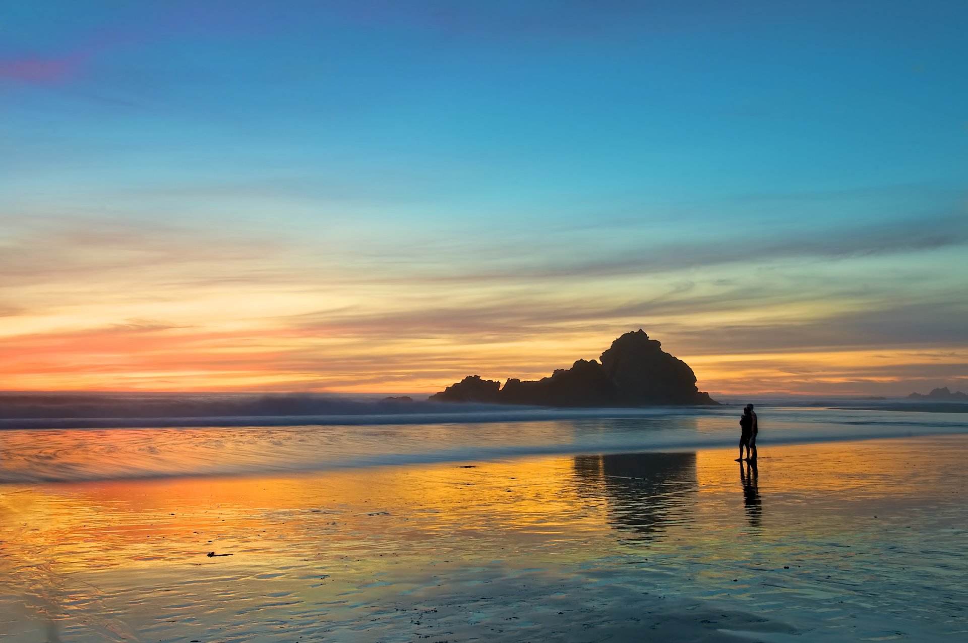 walk night the pair two sea beach sunset love romance