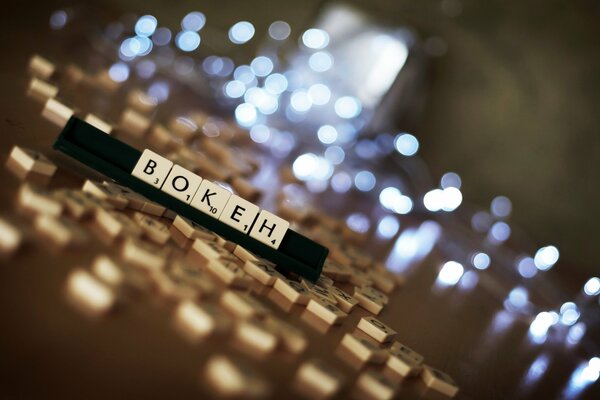 Cubes avec des lettres sur la table