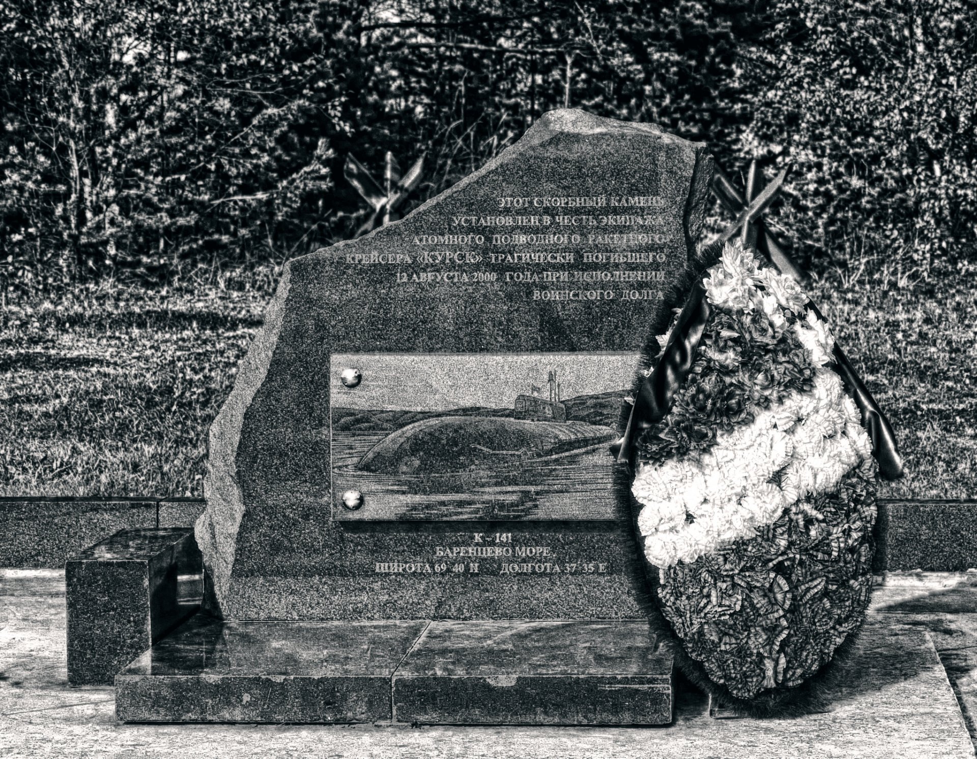 monumento memoria sottomarino kursk k-141