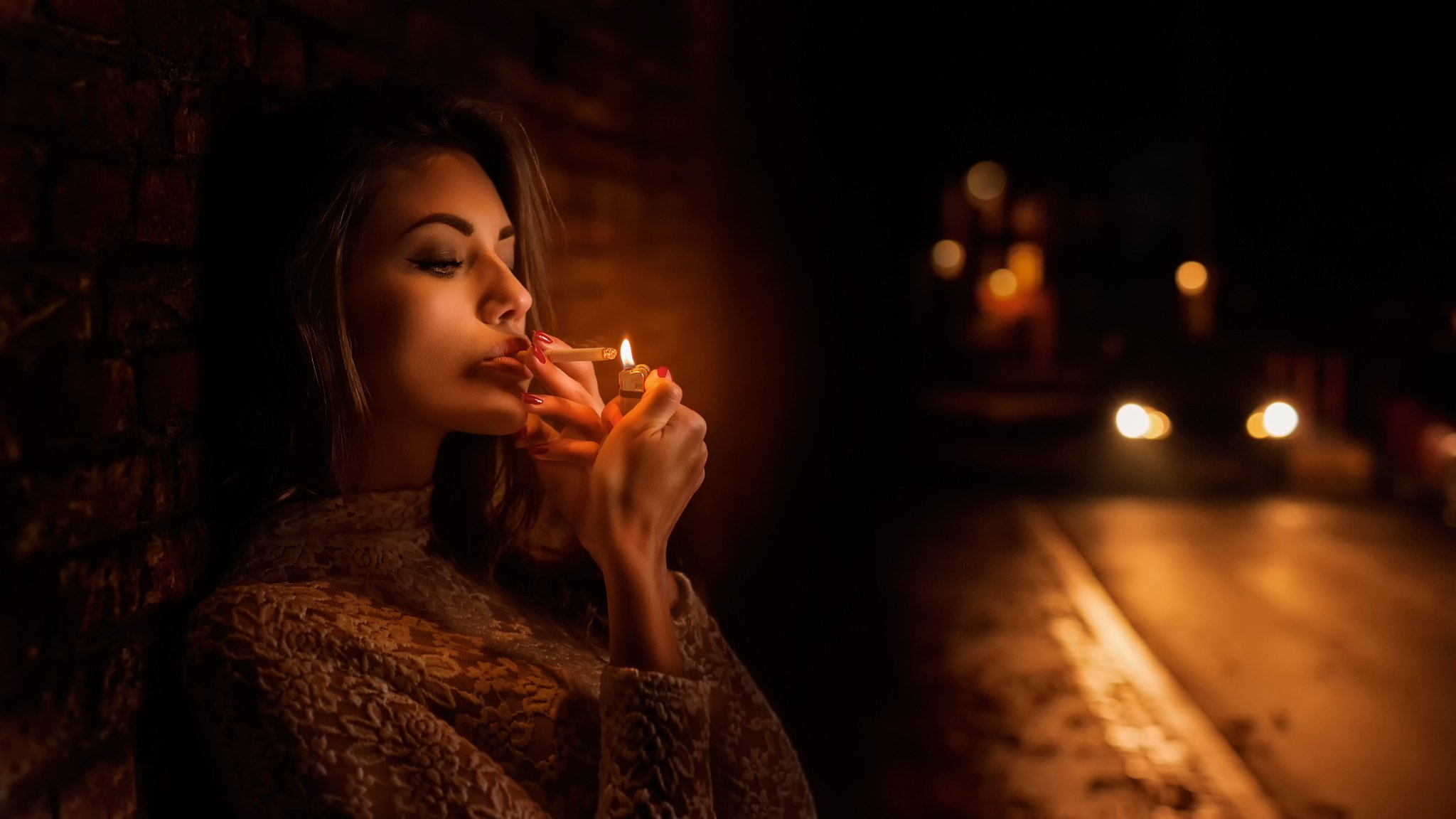 fille ville nuit cigarette