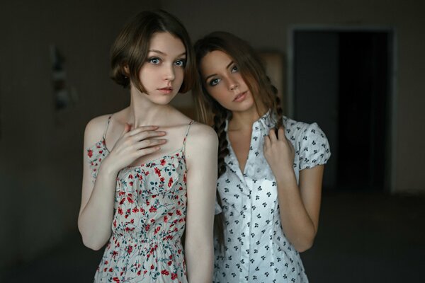 Foto di due belle ragazze amiche