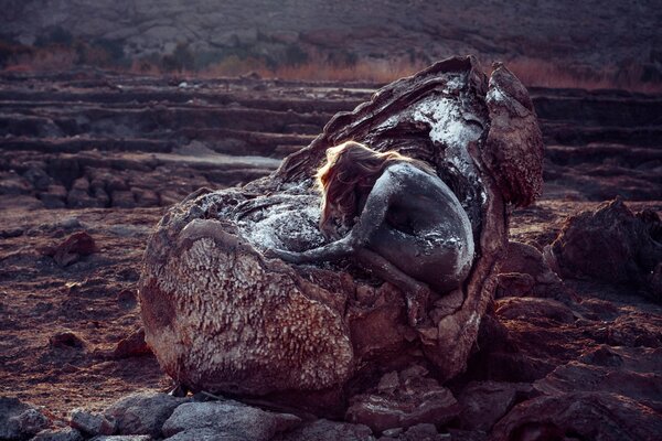 Body art in mezzo al deserto