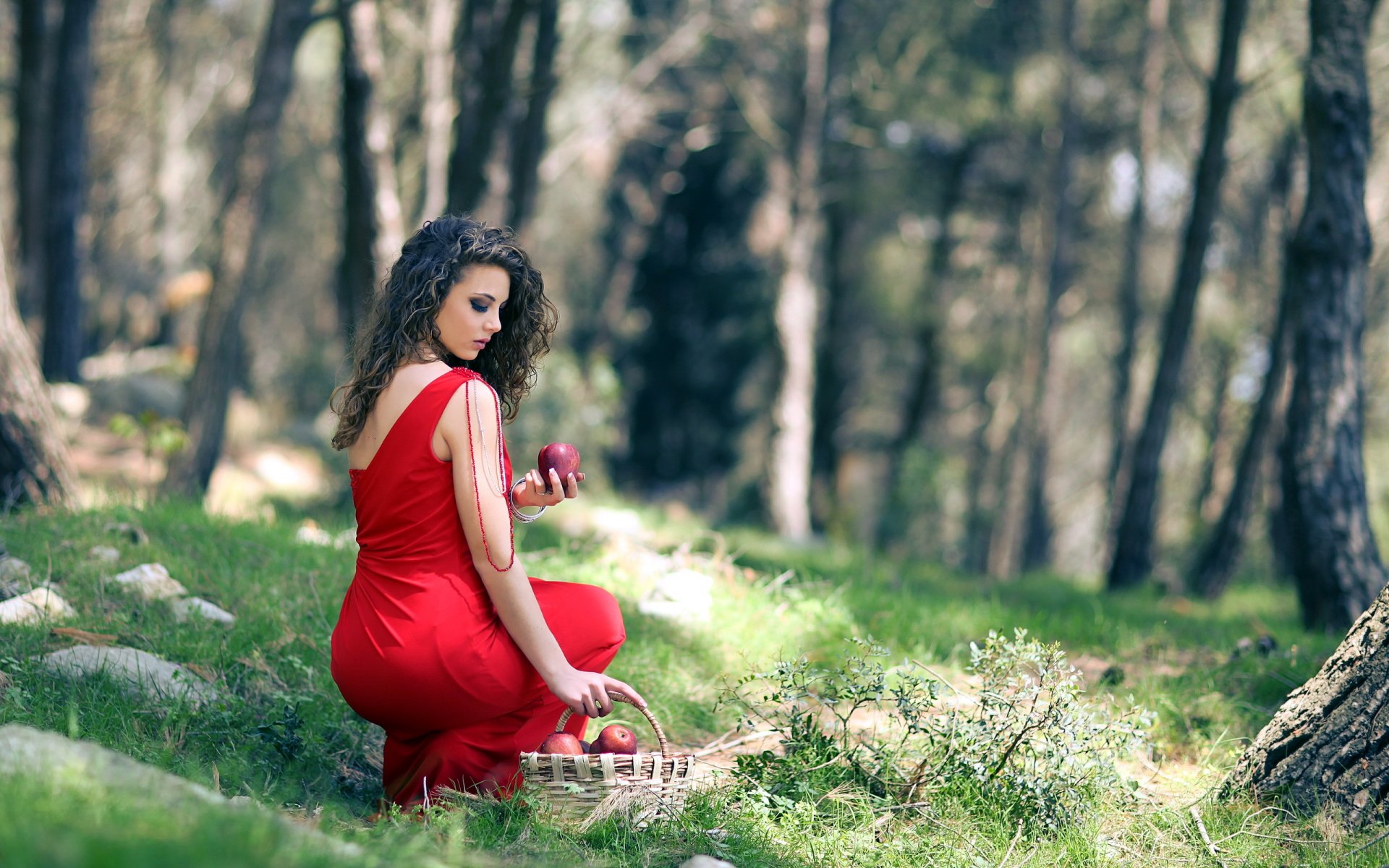 la jeune fille la forêt des pommes