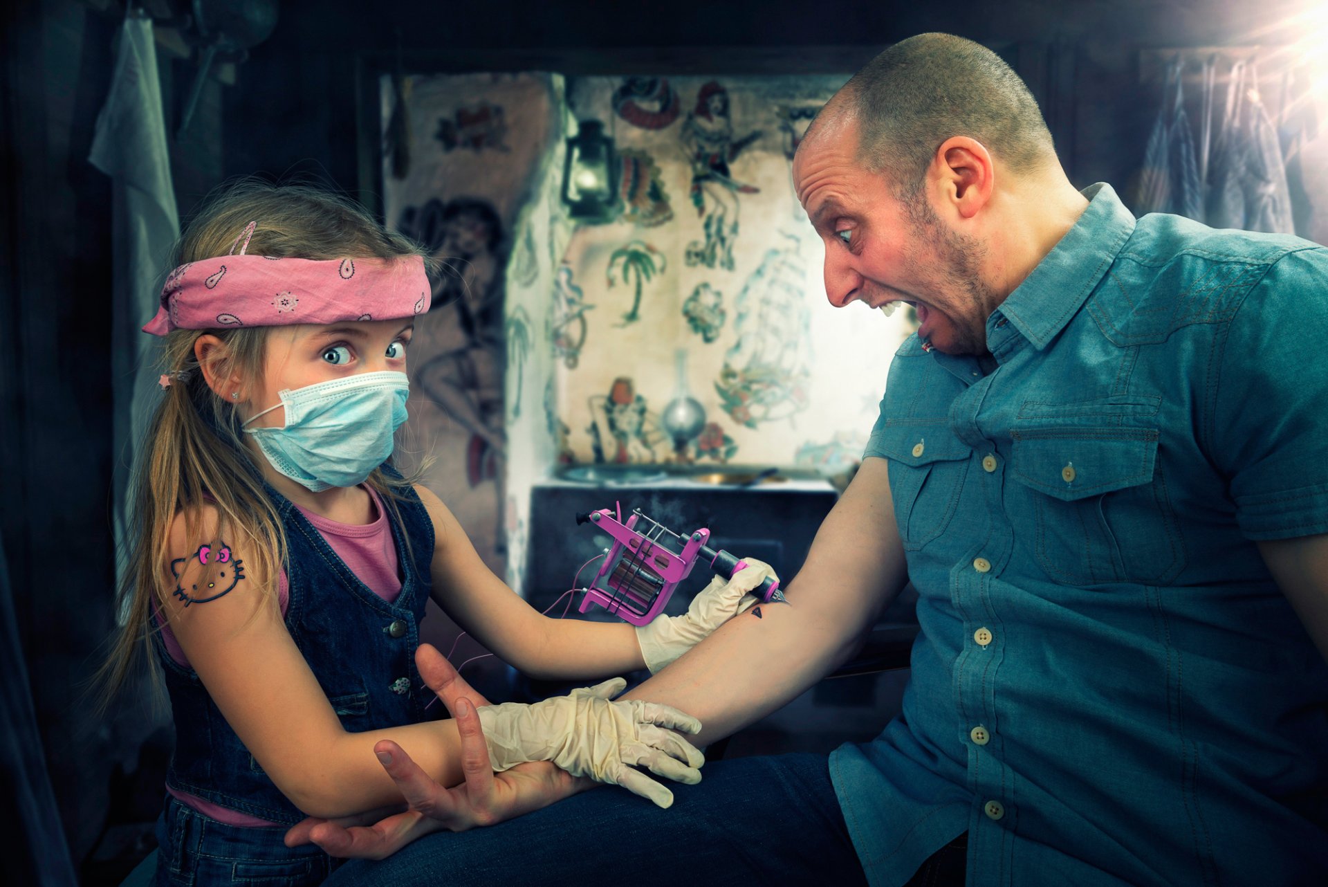 un homme un cri jeune fille tatouages institut de