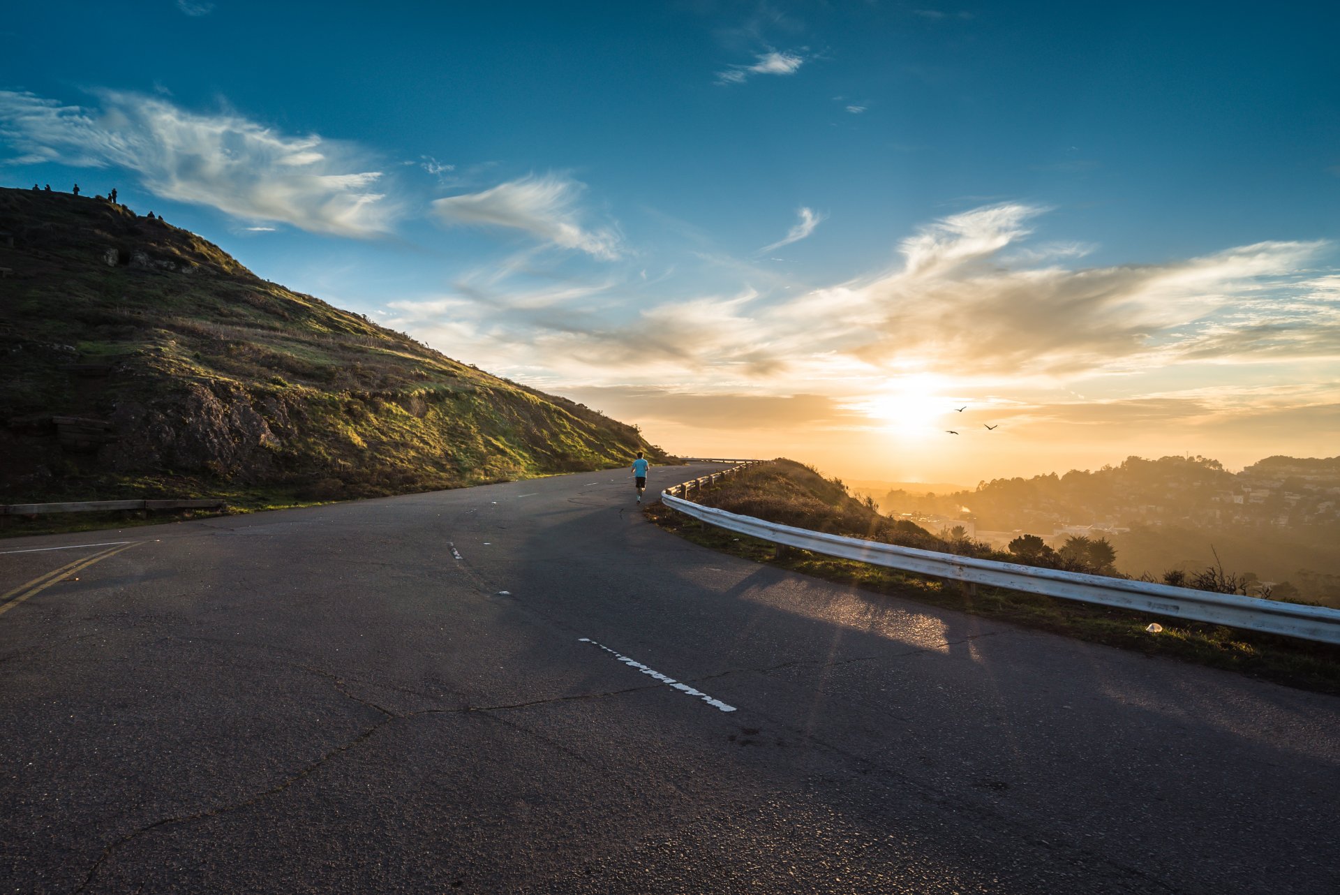 laufen läufer athlet morgen morgendämmerung straße berg sonne joggen