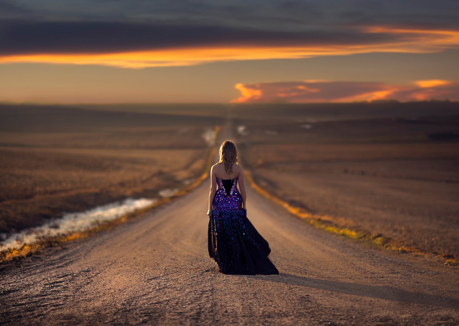 chica camino espacio vestido camino